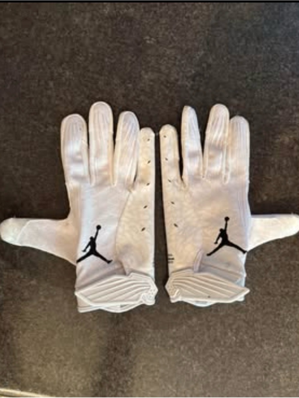 Men’s Jordan Fly Lock football gloves